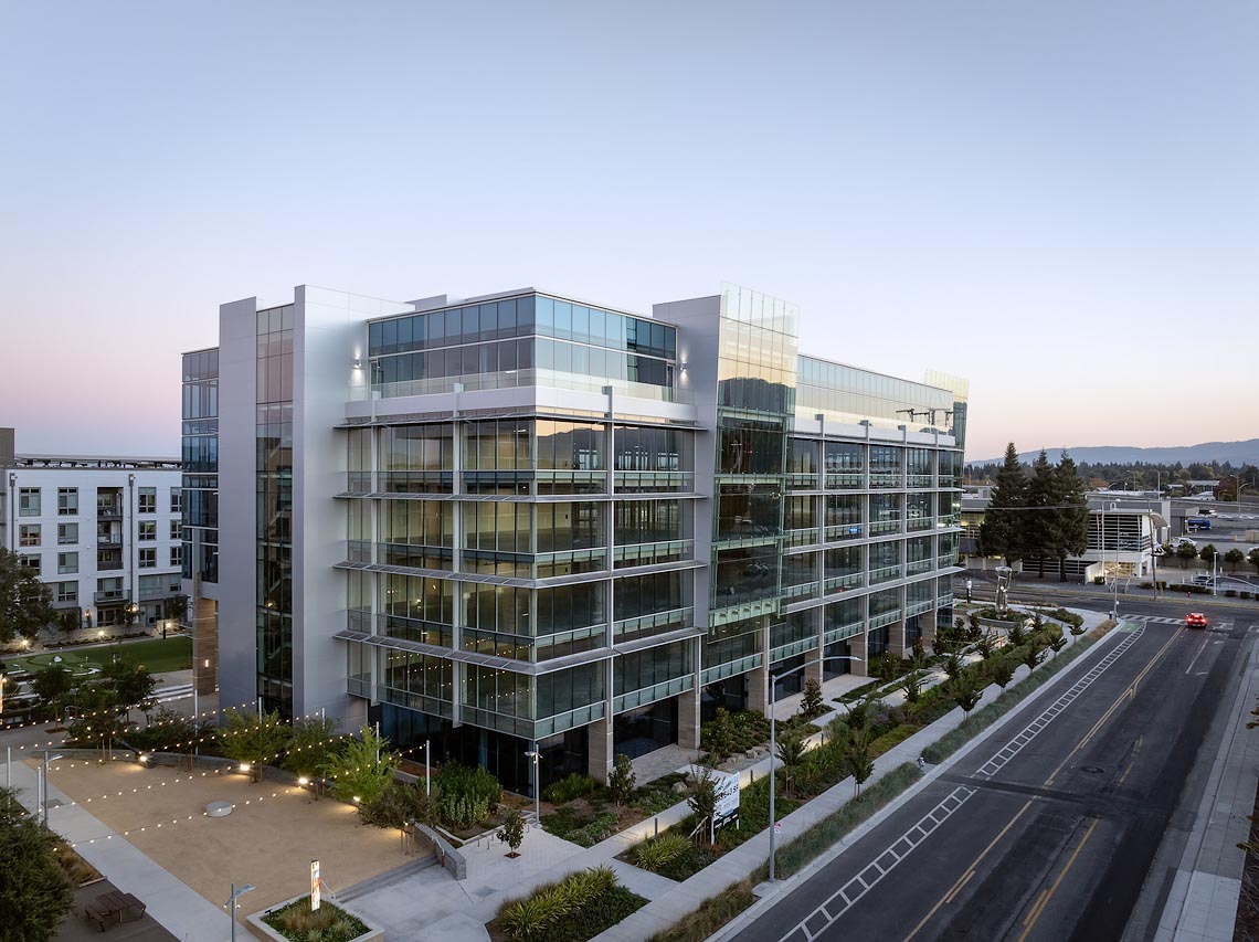 Prime Class A Office Building in the Heart of Downtown Chicago